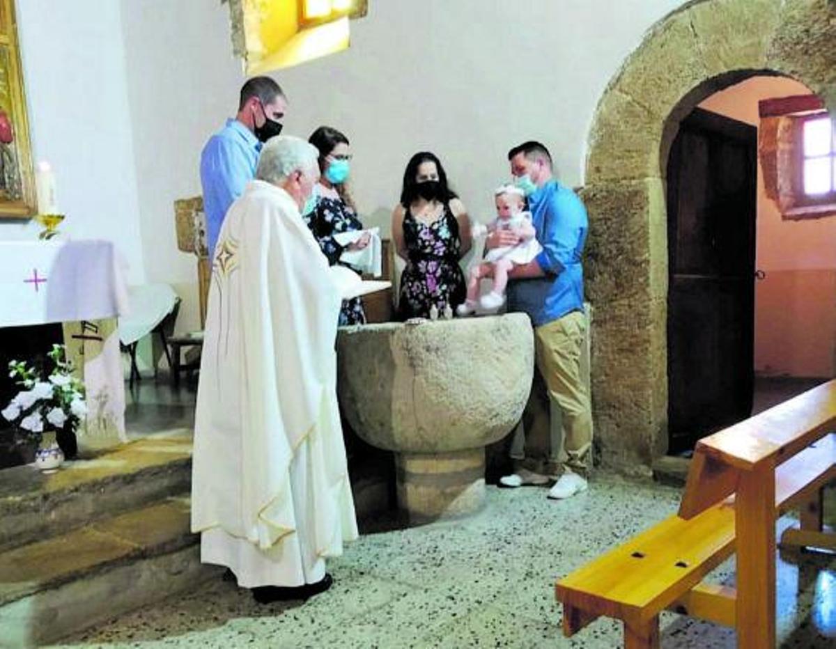 Único bautizo celebrado en Villarino Manzanas (municipio de Figueruela) en el siglo XXI. | Chany Sebastián