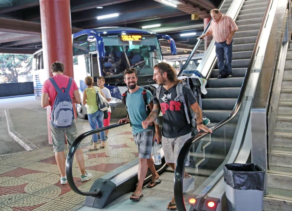 La estación de autobuses de Vigo se despereza