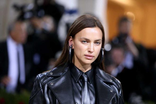 El maquillaje efecto 'no makeup' de Irina Shayk en la Gala Met 2022