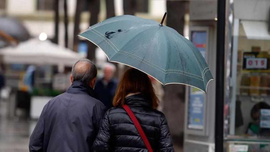 La lluvia llega a Málaga acompañada de una masa de aire polar