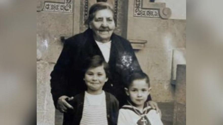 Una abuela y su nieta argentinas buscan desde Buenos Aires a la familia viguesa que nunca conocieron