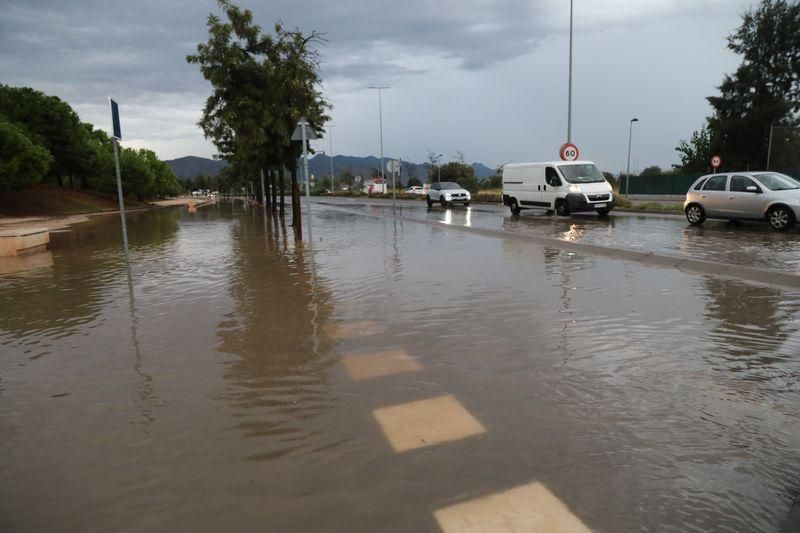 Imágenes de las inundaciones de primera hora de la mañana de este viernes.