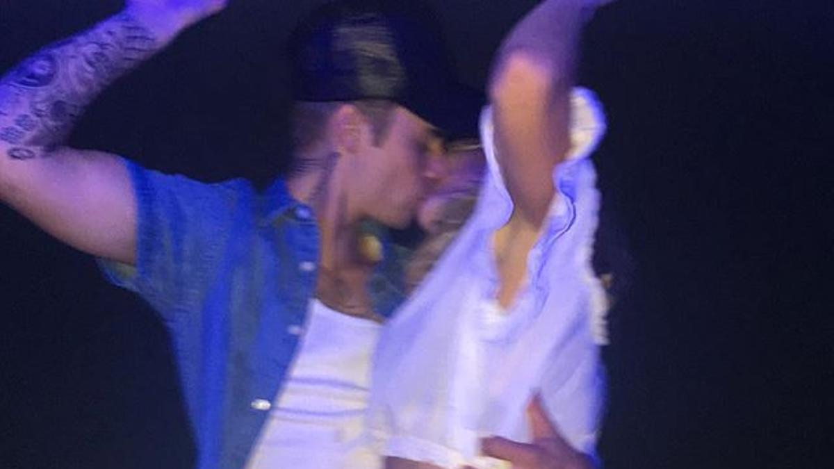 El beso entre Justin Bieber y Hailey Baldwin