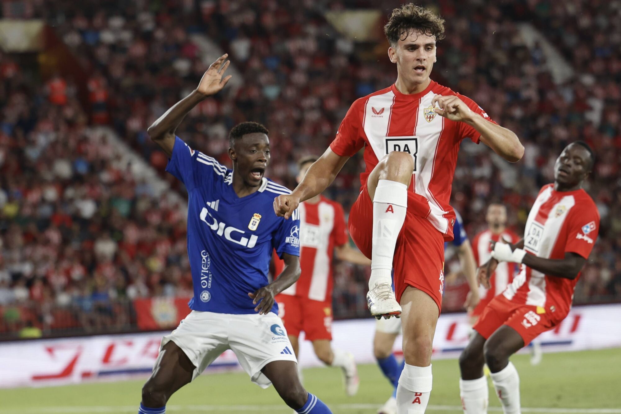 Así fue el primer partido del play-off entre el Almería y el Real Oviedo 