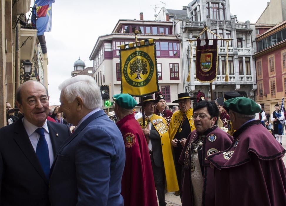 Acto de las cofradías en el Ayuntamiento de Oviedo