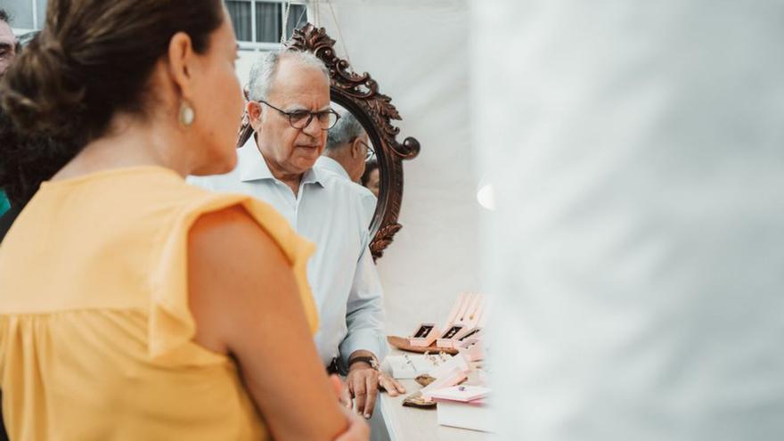 Casimiro Curbelo durante la última edición de la Feria Insular de Artesanía. | | E.D.