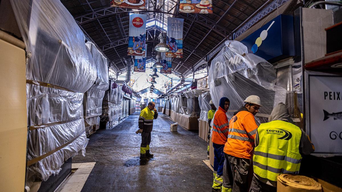 La Boquería, a medio gas por la renovación de todo el pavimento