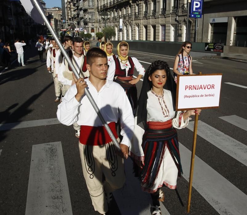 Vigo vibró con la presencia de los grupos folclóricos de Argentina, Colombia, Serbia y también españoles