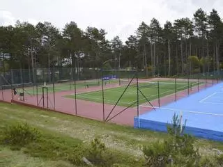 Los deportes de raqueta protagonizan la programación estival de Manzaneda