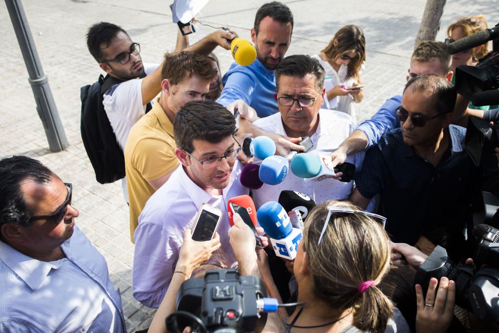 Jorge Rodríguez comparece ante los medios a la salida del juzgado