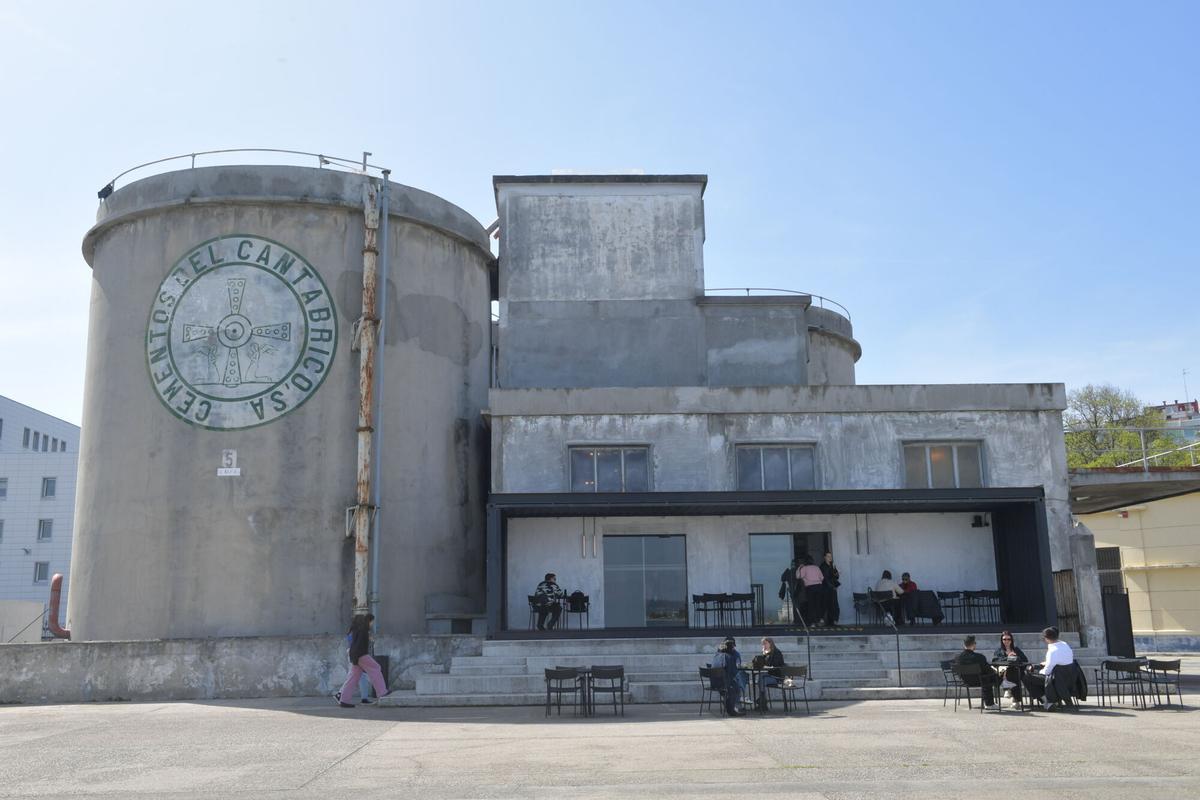 Silos cementos Cantabrico Puerto A Coruña