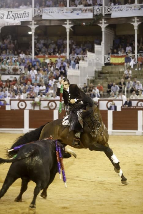 Corrida de rejones en la Feria Taurina de Begoña de 2018.