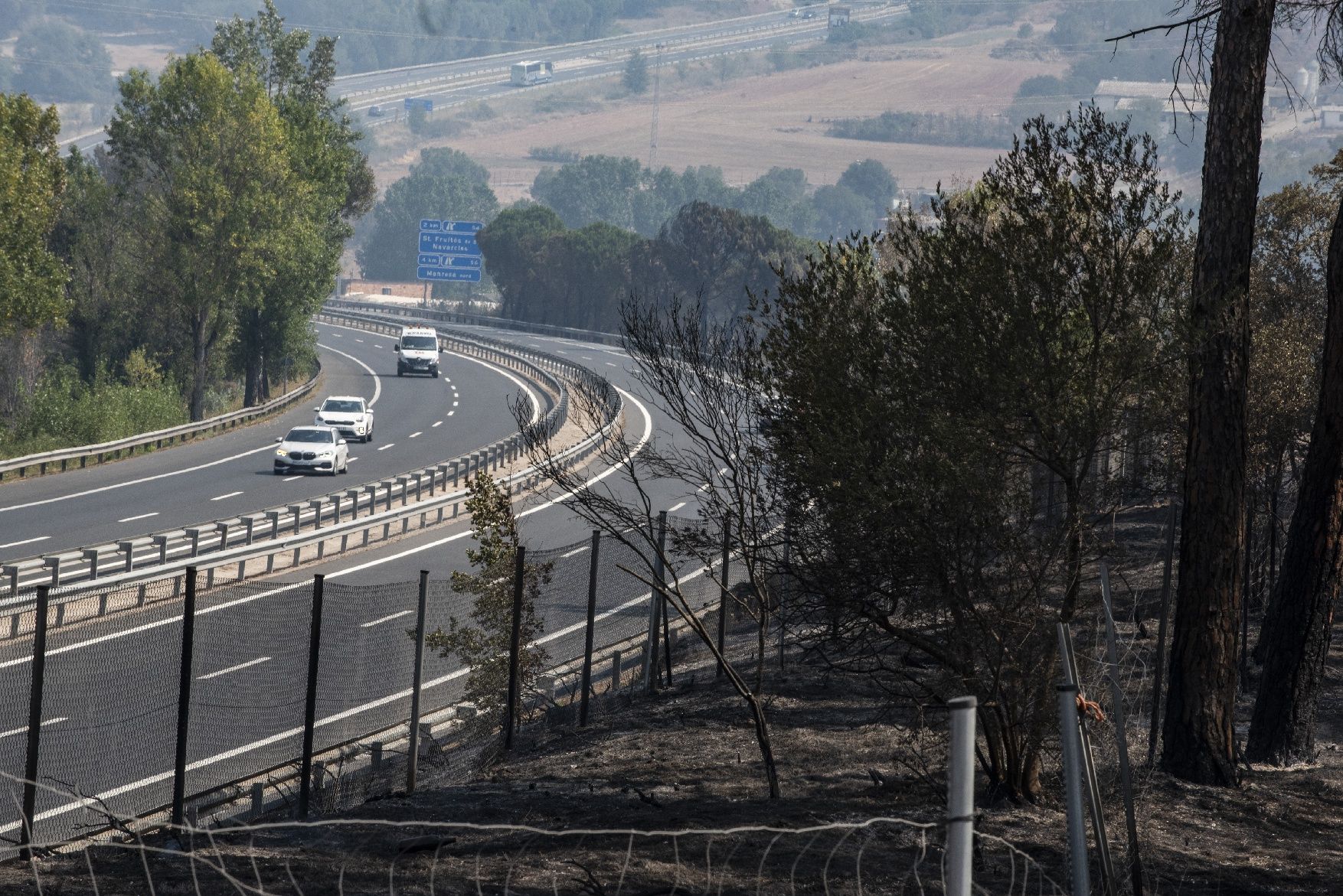 Afectació per l'incendi a la urbanització de les Brucardes