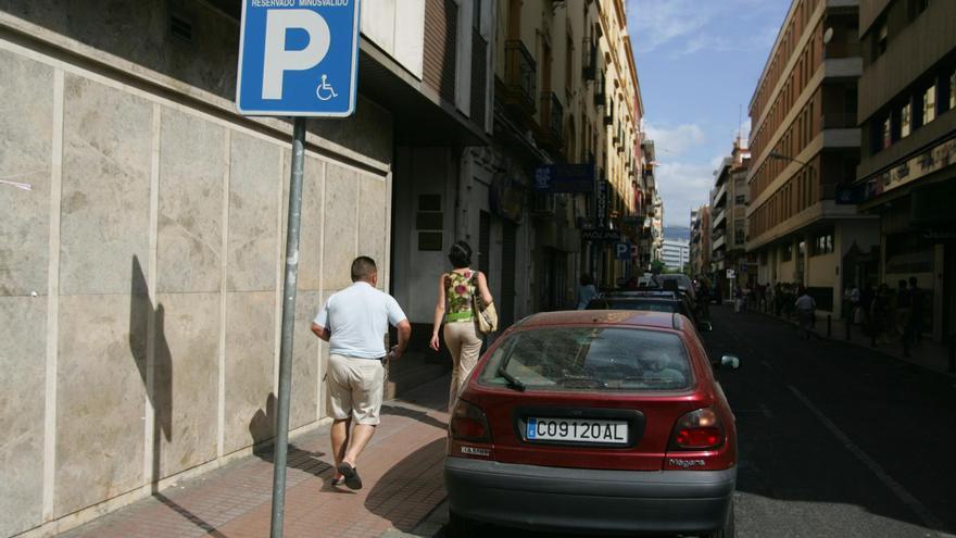 El Ayuntamiento y la UCO pondrán en marcha en Córdoba la app que busca aparcamientos a personas con movilidad reducida