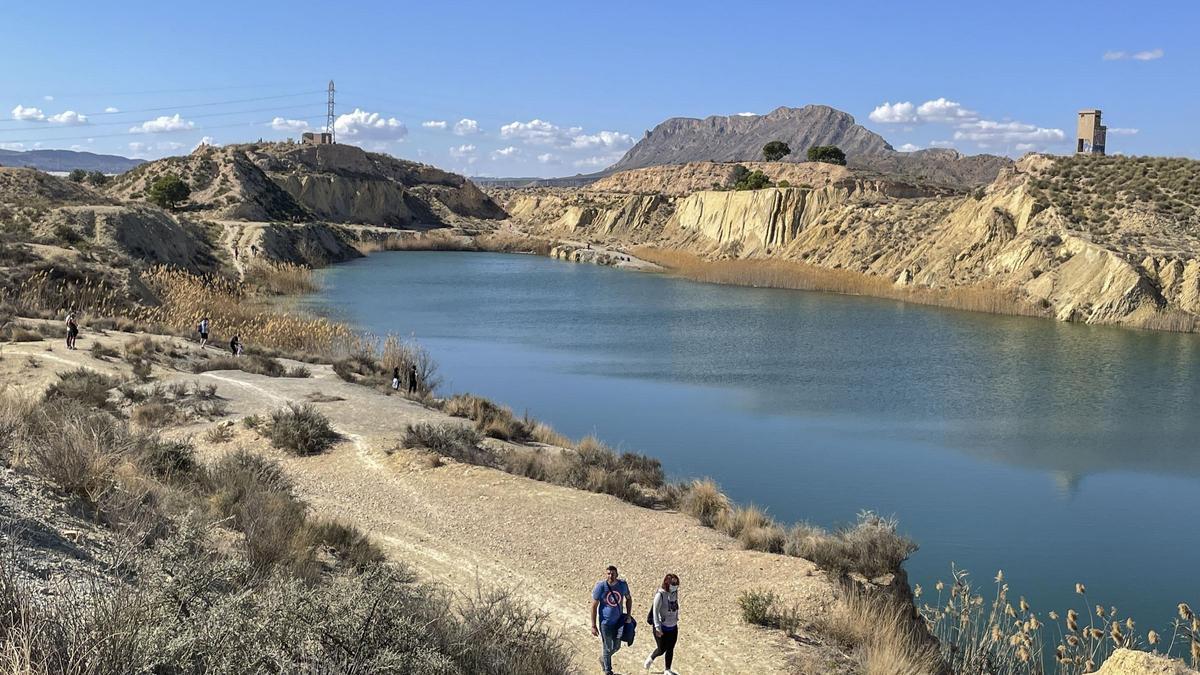 El cierre perimetral del municipio de Alicante los fines de semana multiplica las excursiones familiares a las lagunas de Rabasa