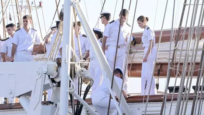 La princesa Leonor atraca en Tenerife a bordo del Juan Sebastián Elcano