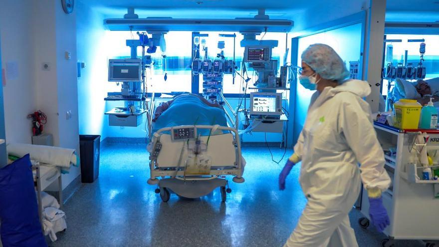 Los médicos asturianos en Madrid temen otro colapso: &quot;La situación es complicada&quot;