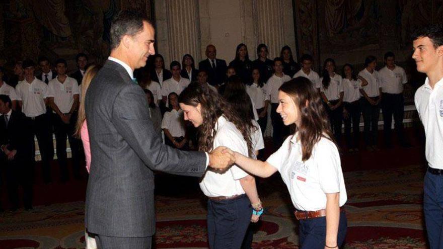 Recepción en el Palacio Real para tres jóvenes aragonesas