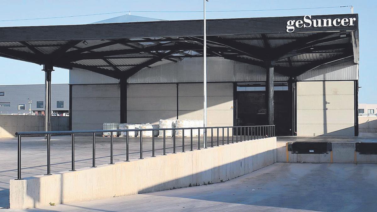 Las nuevas instalaciones de la compañía incluyen nuevos almacenes y centros de carga para facilitar el desarrollo de su actividad.