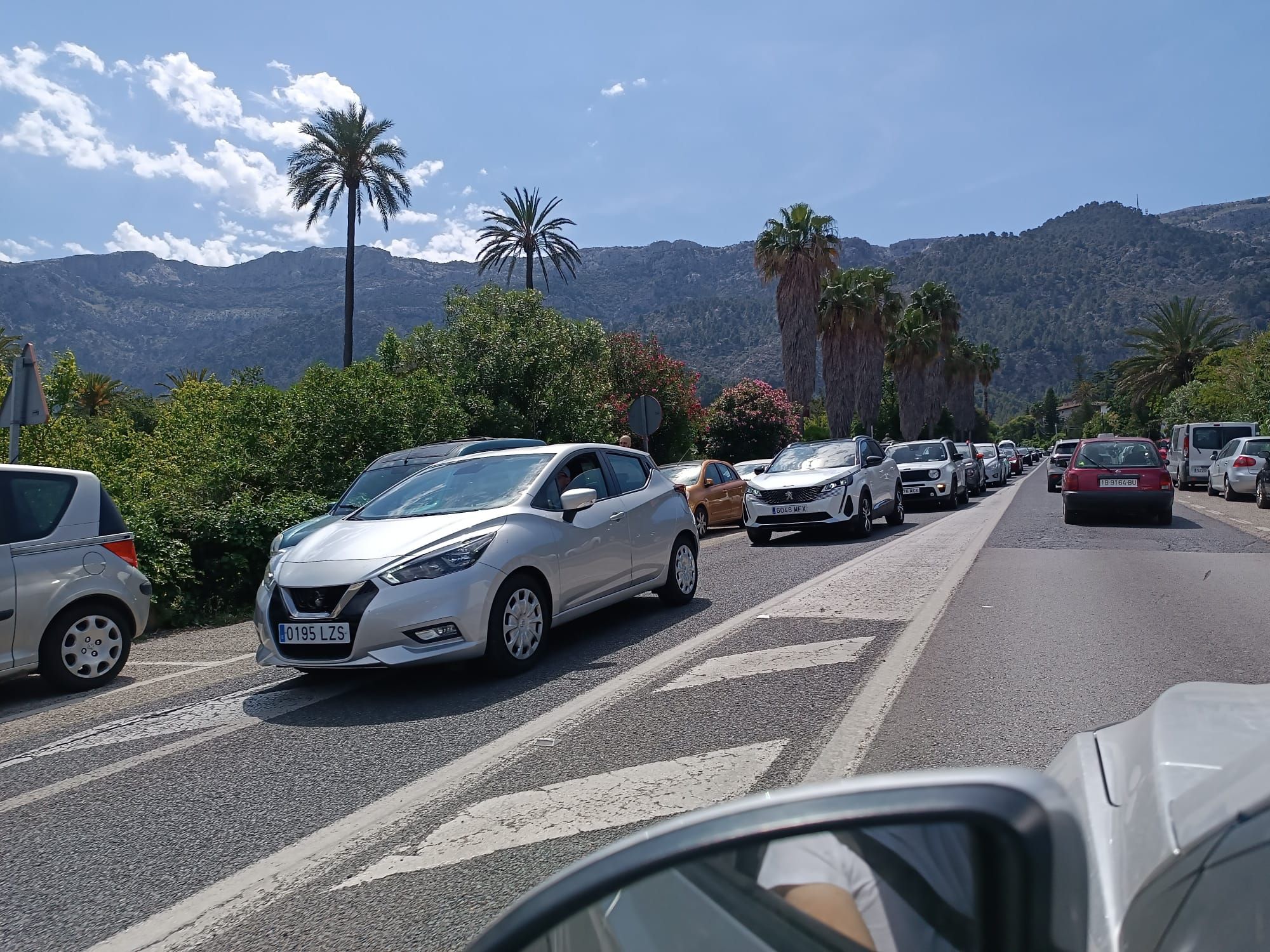 Firó de Sóller: largas colas y colapso para acceder al pueblo el día de su gran fiesta