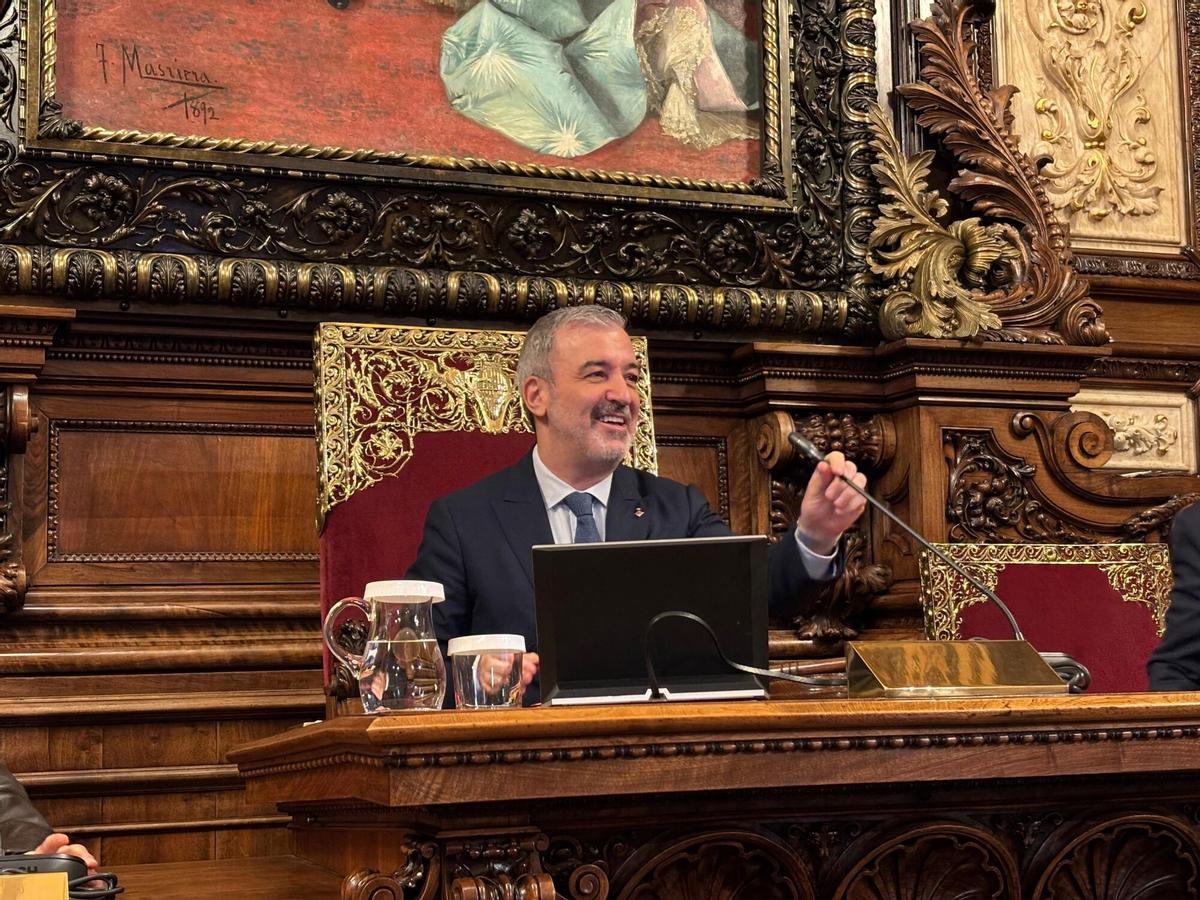 El alcalde de Barcelona, Jaume Collboni, en el pleno del mes de febrero del Ayuntamiento.