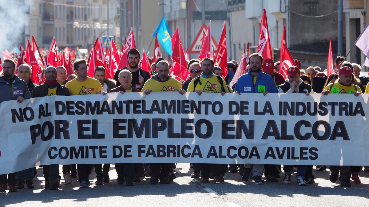 Trabajadores asturianos del aluminio en Galicia.