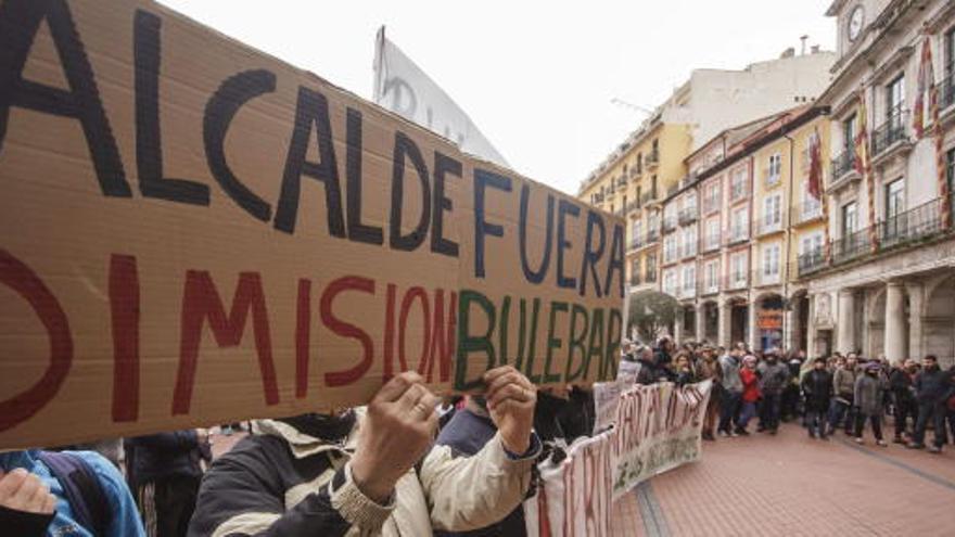 Concentración frente al Ayuntamiento de Burgos.