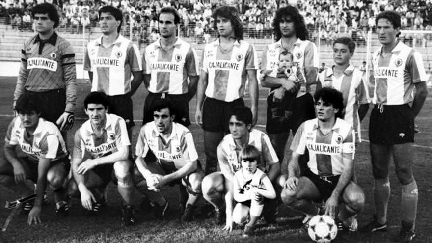 Alineación del 5-2 al Celta en la 85-86: Espinosa, Cartagena, Puncho, Botella, Kempes, Juan Carlos, Reces, Bakero, Kike, Carlos y Parra.