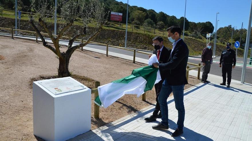 Una rotonda mejora la seguridad en la confluencia de varias carreteras en Valverde de Leganés