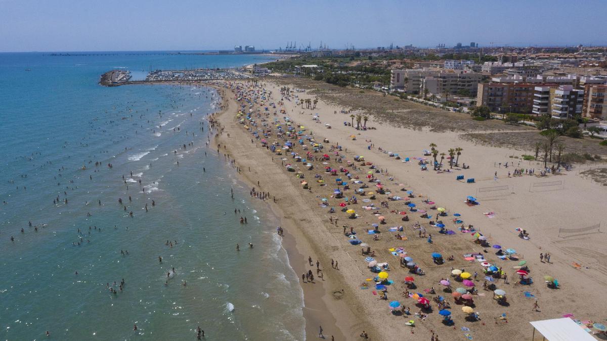 Racó de Mar de Canet d’en Berenguer se ha convertido en una de las mejores playas de la Comunitat Valenciana.