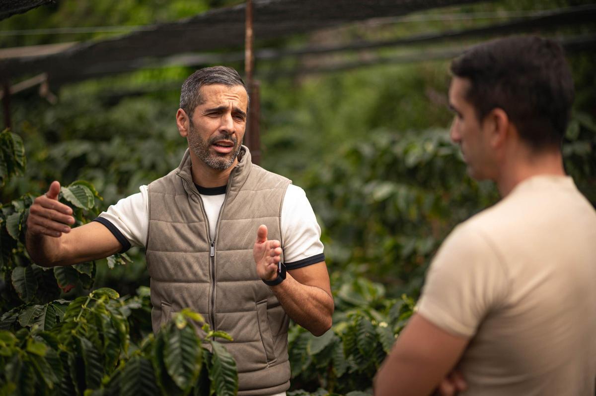 Los hermanos Abreu, productores de café en San Juan de la Rambla