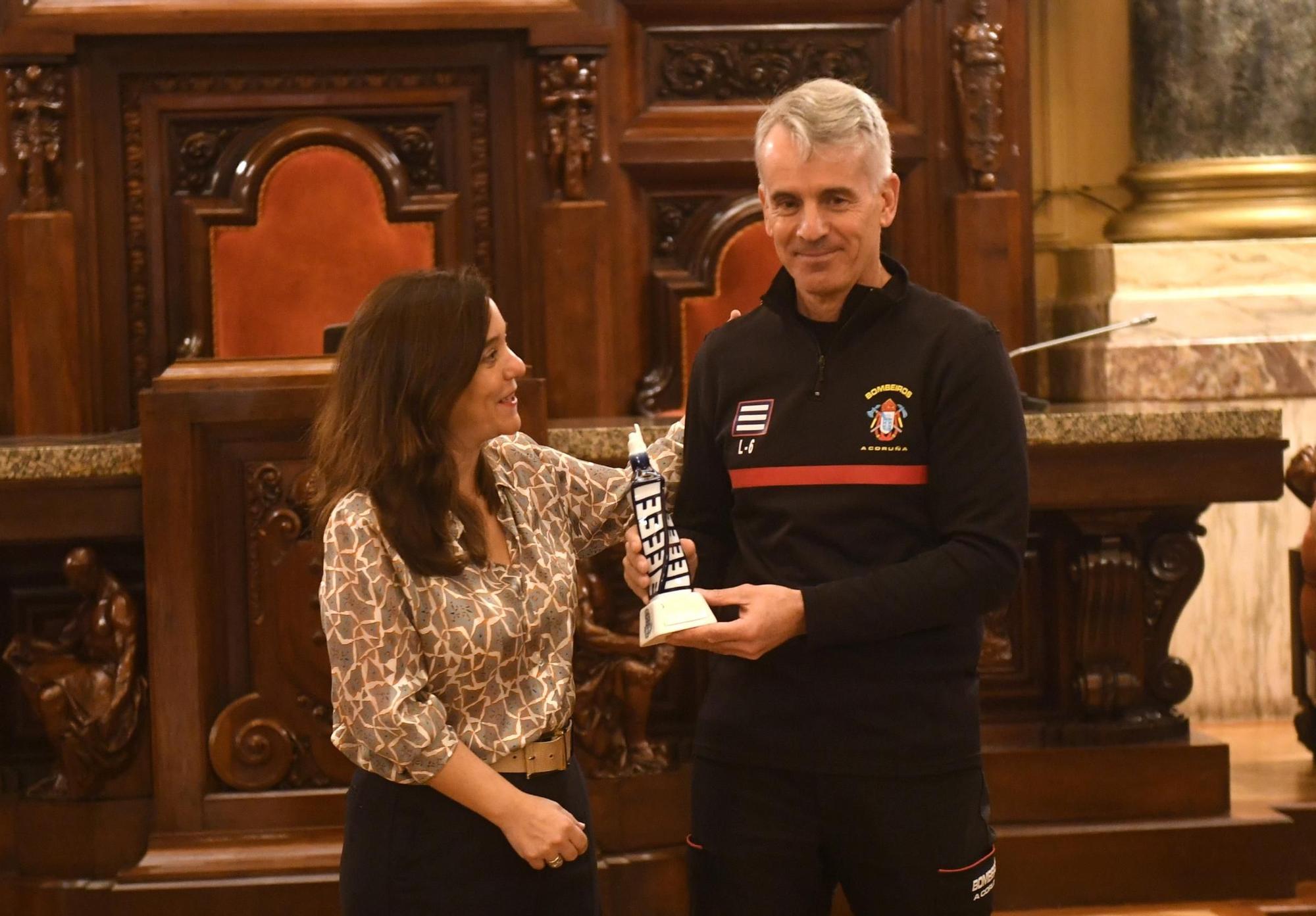 Recibimiento municipal a los bomberos de A Coruña que ayudaron en Valencia