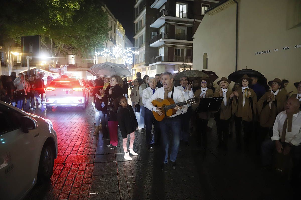 El paseo de la ilusión de los mayores cordobeses