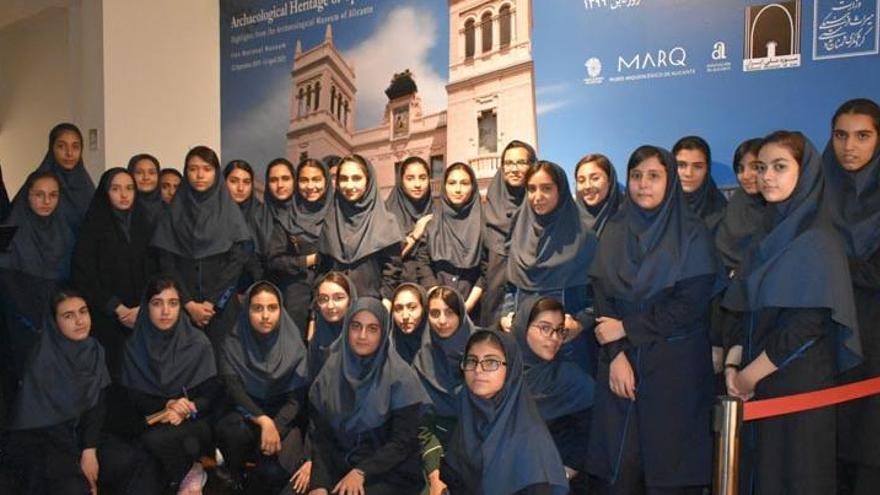 El pasado martes visitó la exposición del MARQ en el Museo Nacional de Irán el primer grupo de escolares.