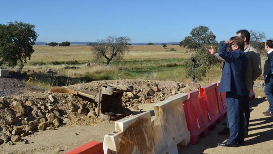 La Junta reinicia las obras de la carretera entre Arroyo de la Luz y Malpartida