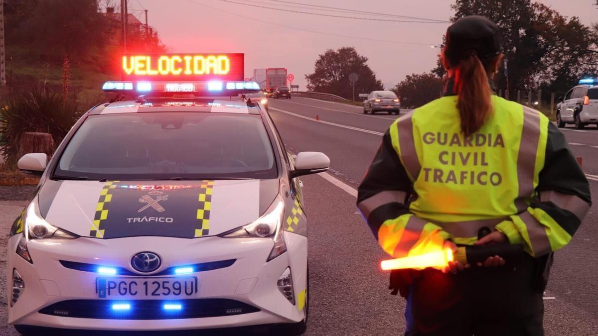 La Guardia civil emite una alerta general y comienza a vigilar el interior de los asientos traseros este verano: inmovilización del vehículo