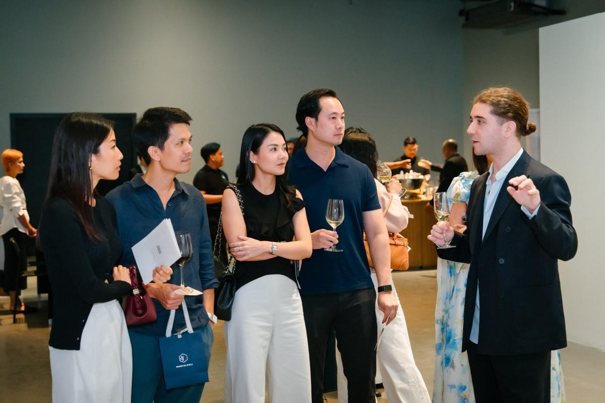 La inauguración en Bangkok de la exposición«States of Alignment», del grovense Pablo Ozo. La inauguración en Bangkok de la exposición«States of Alignment», del grovense Pablo Ozo.