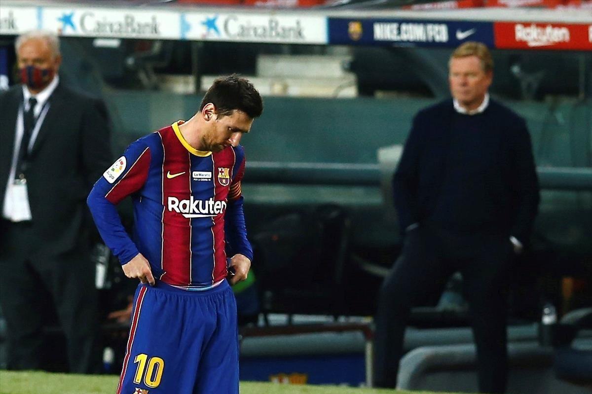 GRAF8779  BARCELONA  19 12 2020 - El delantero del FC Barcelona Leo Messi  durante el partido de la decimocuarta jornada de LaLiga Santander ante el Valencia disputado este sabado en el Camp Nou  en Barcelona  EFE Enric Fontcuberta