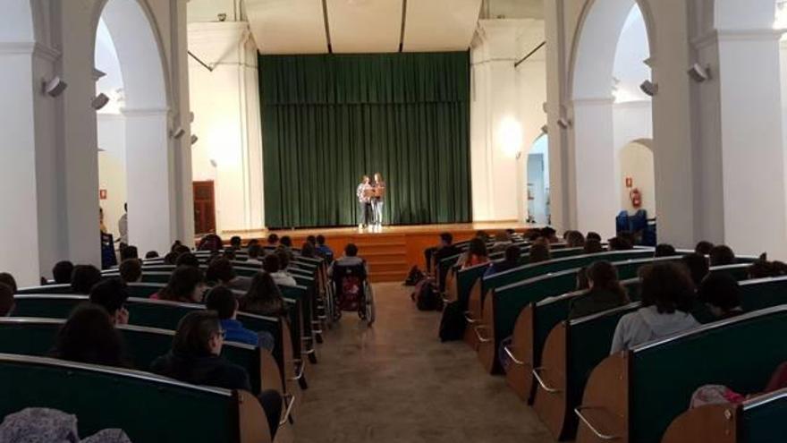 L&#039;institut de Biar celebra amb poesia el Dia de la Llengua Materna