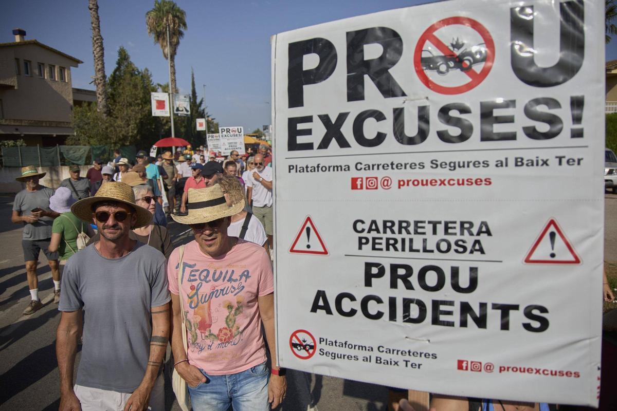 Imatges de la manifestació de Serra de Daró