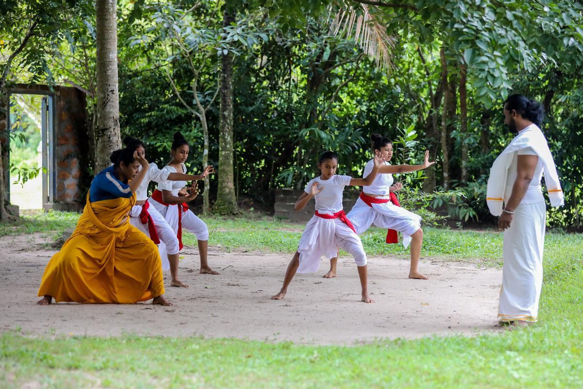 Sri Lanka rescata la angampora, un arte marcial que sobrevivió al veto colonial