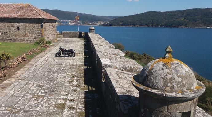 El castillo del Cardenal, a la venta en Corcubión