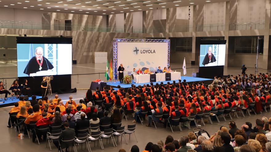 Gabriel Pérez Alcalá, rector de Loyola: “El futuro de la sociedad también depende ya de vosotros”