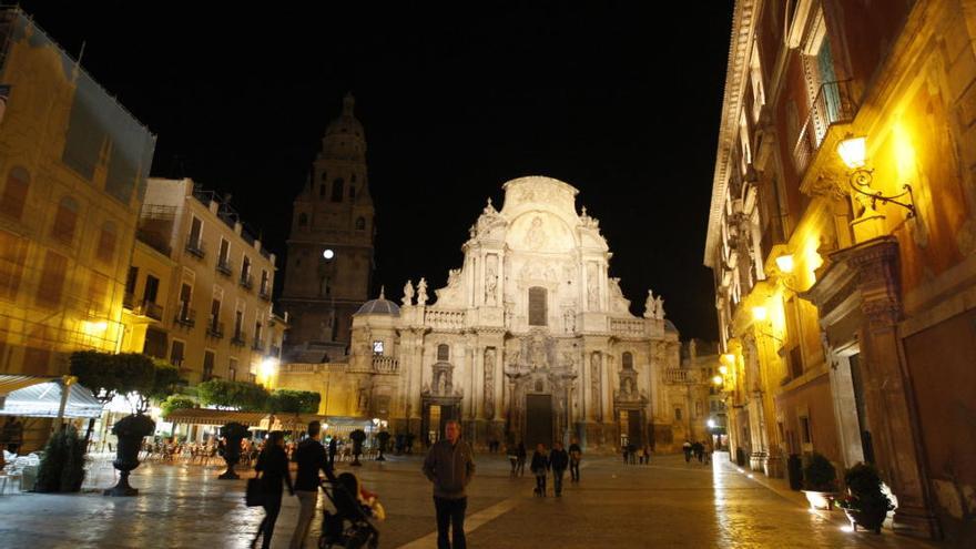 La torre de la Catedral de Murcia se apagó en la Hora del Planeta de 2014.