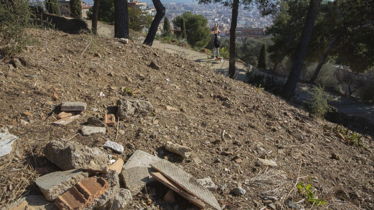 El amianto de las barracas amarga el mirador más popular de Barcelona.