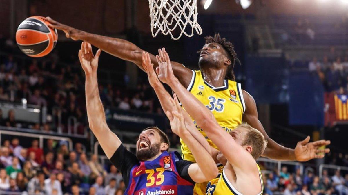 Mirotic durante el duelo contra ALBA Berlín de la primera vuelta