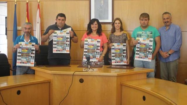 Por la izquierda, Alejandro Villarmarzo, Álvaro Artime, Amelia Fernández, Paula Cuervo, Daniel García y Alain Fernández, en la presentación.