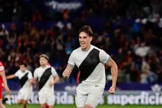 Carlos Espí aferra al Levante UD a la permanencia tras la victoria contra el Getafe en el Ciutat