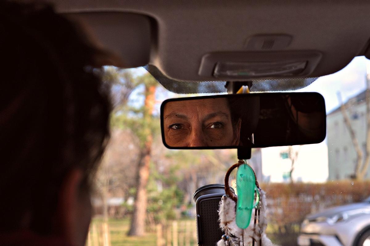 La DGT cuenta cómo debes llevar colocados los espejos en el coche