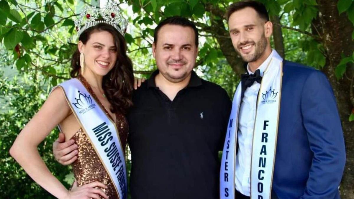 Marcel Ignacio amb la guanyadora femenina del certamen suís i el director del certamen